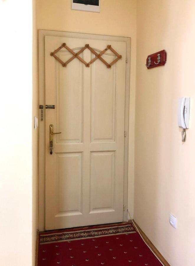 Kraguj Apartments 1 Κραγκούγιεβατς Εξωτερικό φωτογραφία