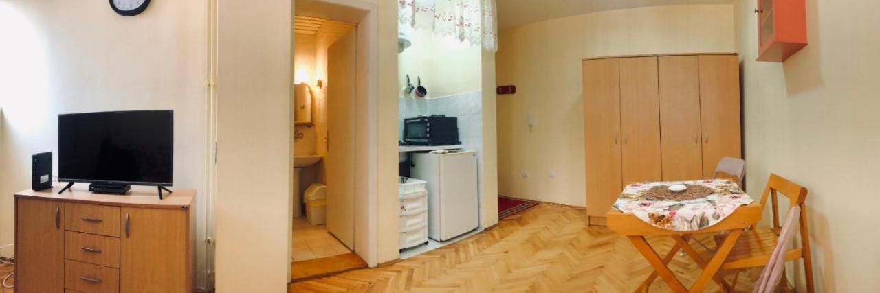 Kraguj Apartments 1 Κραγκούγιεβατς Εξωτερικό φωτογραφία